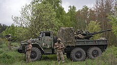 Písluníci ukrajinské jednotky protivzduné obrany pedvádjí svou práci...