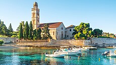 �tvrtý nejv�t�í ze st�edodalmatských ostrov�, Hvar, má turist�m hodn� co...
