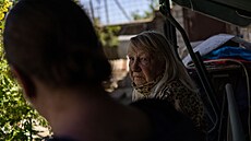 tyiasedmdesátiletá Valentyna Harasová z Chersonu, kterou její sousedé viní z...