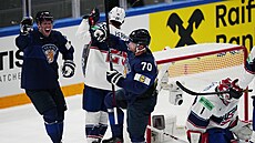 Teemu Hartikainen otevel skóre duelu Finska s USA.