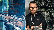 Sv�t potemn�lých t�ní, rozeklaných sv�télkujících strom� a dravých pták� v...