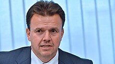 Generální �editel �T Petr Dvo�ák, který obhajuje sv�j mandát