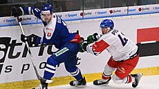 Slovenský obránce Martin Gernát v pípravném duelu proti esku.