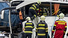 Při srážce kamionu a autobusu na dálnici D2 na západním Slovensku se zranilo 37... | na serveru Lidovky.cz | aktuální zprávy