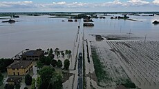 Mohutné záplavy trápí italský region Emilia Romagna od zaátku kvtna. Vyádaly...