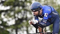 Francouz Thibaut Pinot bhem deváté etapy italského Gira.