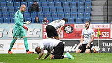 Zklamaní hrá�i Zlína po porá�ce s Teplicemi.
