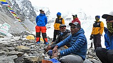 Nepálský horolezec Kami Rita erpa v základním táboe Mount Everestu (2. kvtna...