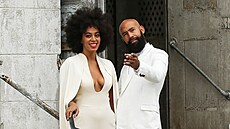 Byla to Solange Knowles, mlad�í sestra zp�va�ky Beyoncé, která v roce 2014...