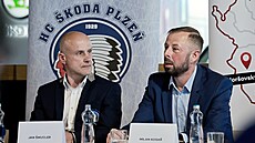 Martin Straka (vlevo) a Jan Šmucler jsou spolumajiteli plzeňského hokejového...