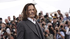 Johnny Depp na pedstavení snímku Jeanne du Barry - Králova milenka, který...