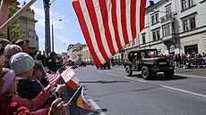 Tradiní Convoy of Liberty, jízda historických vojenských vozidel centrem Plzn...