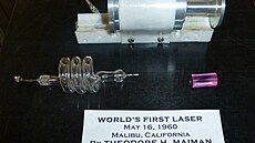 První laser na svt