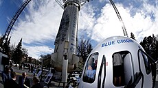 Maketa kapsle Blue Origin a raketového nosie  New Shepard na 33. vesmírném...