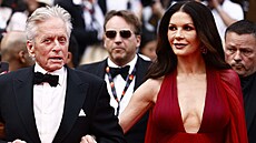Michael Douglas a Catherine Zeta Jonesová (Cannes, 16. kv�tna 2023)