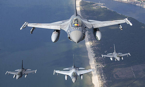 Rumunské a portugalské bojové letouny F- 16 v litevském vzduném prostoru (22....