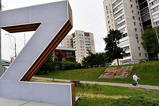 Obí písmeno Z v ruském Belgorodu nedaleko hranic s Ukrajinou (27. kvtna 2023)