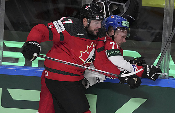 Milan Lucic tvrd� dohrává Vladimíra Sobotku.