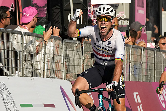 Mark Cavendish vítzí ve 21. etap Gira