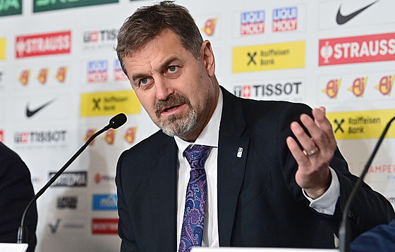 Viceprezident IIHF a éf organizaního výboru MS 2024 Petr Bíza na tiskové...