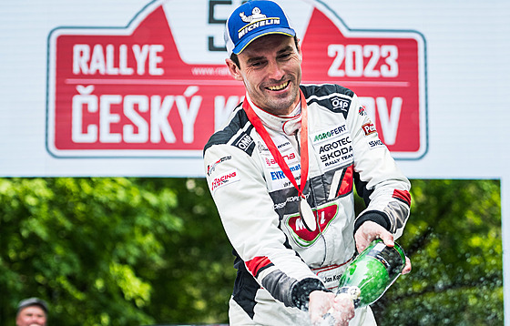 Jan Kopecký slaví triumf v 50. roníku Rallye eský Krumlov.