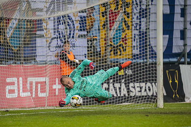 Když nechytám, těžko to koušu, připouští zlínský gólman Dostál