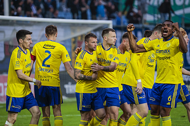 Vyplavali jsme nad hladinu, VARem se nenechám frustrovat, říká Vrba