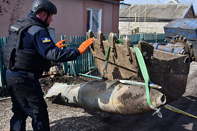 Rusové místo kinžalů nasazují sovětské bomby, Ukrajina má potíž je sestřelit