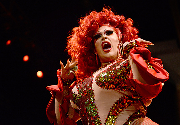 OBRAZEM: Fenomén drag queen provokuje, karikuje i osvobozuje