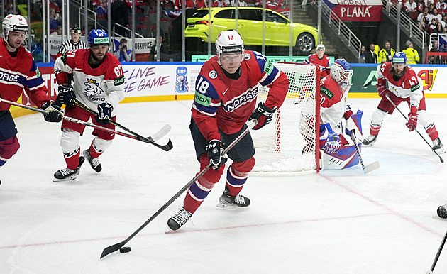 Po výhře sledování MMA. Vémola s Kinclem jsou v kabině hokejistů velké téma
