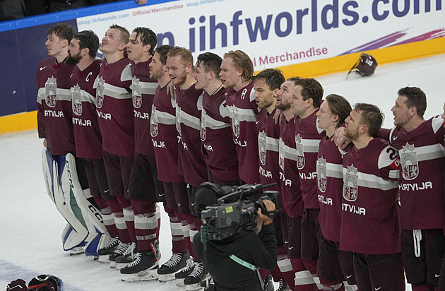 Spratci, tepe Švédy ikona. Lotyši křepčí, brankář dostává netradiční nabídky