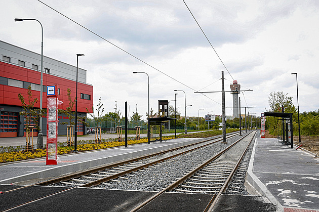 Vytížené autobusy nahradí nová tramvajová trať, povede z Nádraží Modřany do Komořan