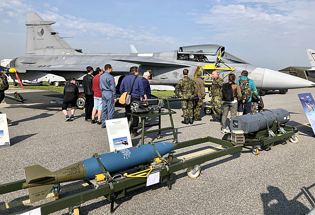 Den otevených dveí áslavské základny. JAS-39 Gripen eských Vzduných sil s...