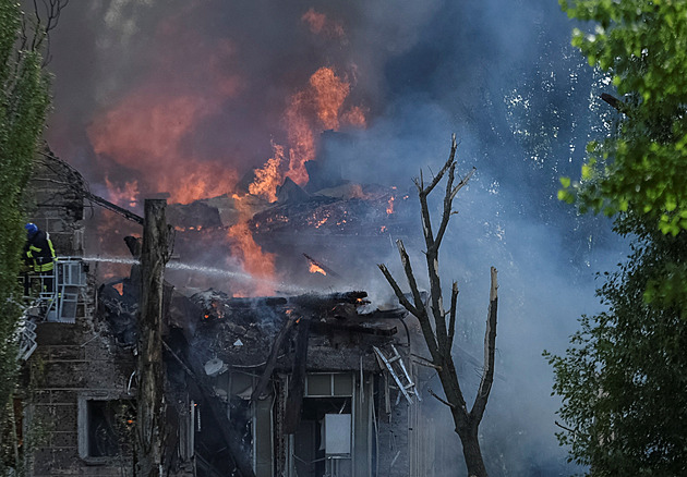 Z Kyjeva se ozývají exploze, v Dnipru Rusové zasáhli nemocnici