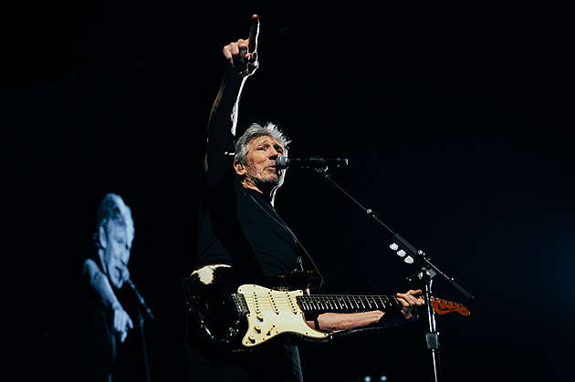 RECENZE: Roger Waters přivezl bombastickou show a hrozil světovým vůdcům