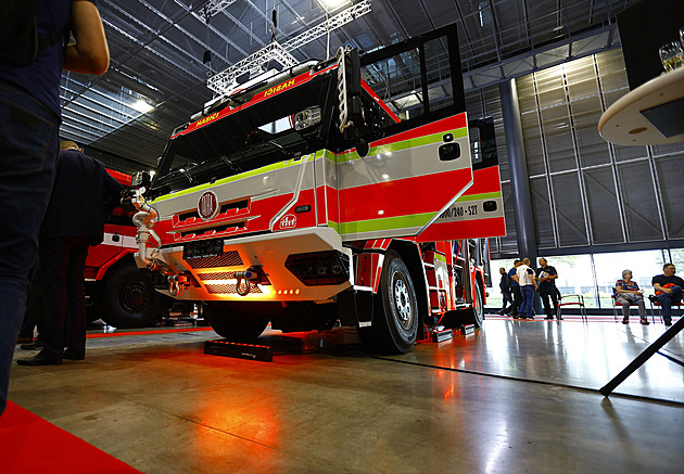Tatra představila hasičský supervůz, má sníženou kabinu a počítá i s vodíkem
