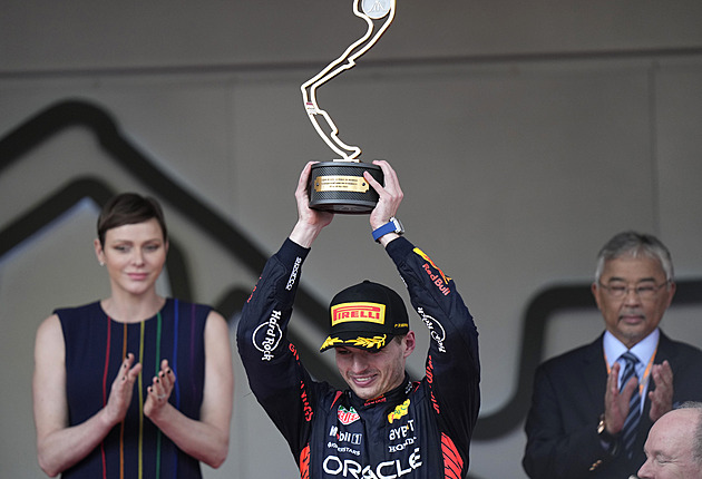 Verstappen ovládl Velkou cenu Monaka, v sezoně se raduje počtvrté