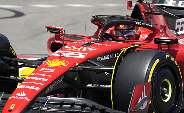Úvodní tréninky na Velkou cenu Monaka F1 vyhráli Sainz a Verstappen
