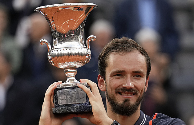 Medveděv vyhrál v Římě poprvé turnaj Masters, ve finále zdolal Runeho