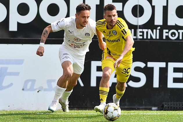 Slovácko - Olomouc 2:2, hosté deset minut před koncem vedli. Pak srovnal Kalabiška