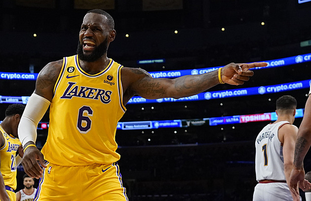 Překoná rekordy, oslaví devětatřicet. A dál? Co přinese LeBronova sezona číslo 21