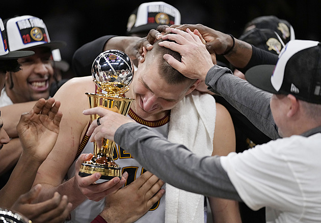 Bez zábavy, zastíněn. Mám o čem přemýšlet, připustil LeBron James konec