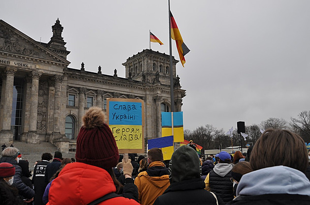 Rusko vyhostí stovky německých pracovníků. Domů musí i učitelé