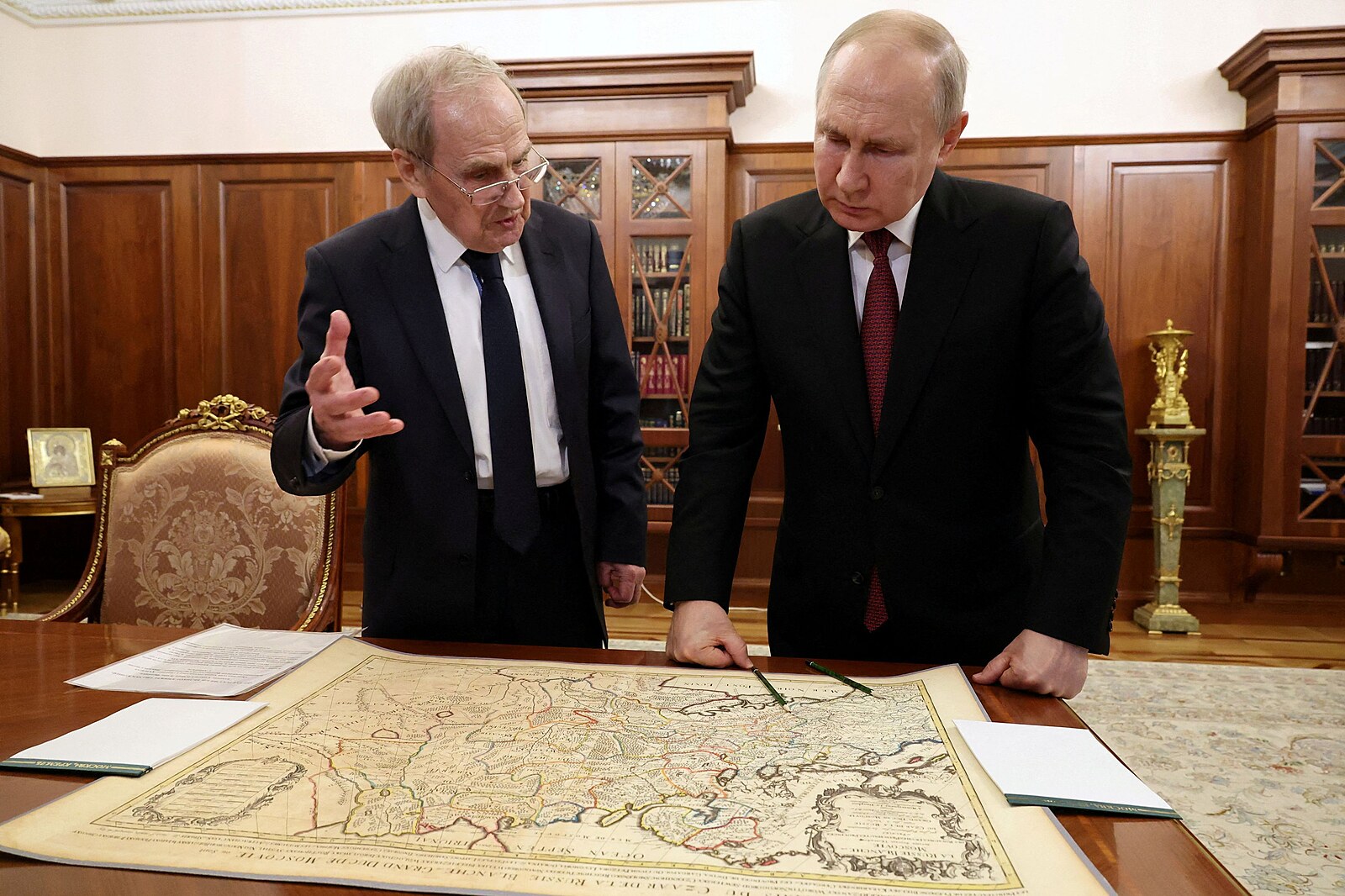Mapy podle Putina. Proč se vůči Ukrajině nezachová tak „velkoryse“ jako Stalin vůči Finsku