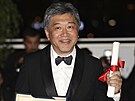 Hirokazu Koreeda drí cenu za nejlepí scéná k filmu "Monstrum". (27. kvtna...