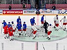 etí hokejisté na tréninku v Nokia Aren v Tampere.