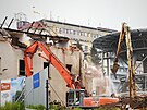 Nejstarší budova liberecké nemocnice postupně mizí.