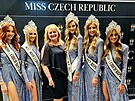 Finalistky Miss Czech Republic 2022 s korunkami od enr Bijoux, tet zleva...