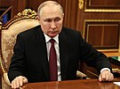 Vladimir Putin se v Kremlu setkal s pedsedou Ústavního soudu Valerijem...