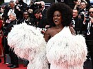 Viola Davisová se zahalila do ohromného pé�ového plá�t� z dílny módního domu...
